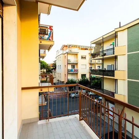Apartment Sea -